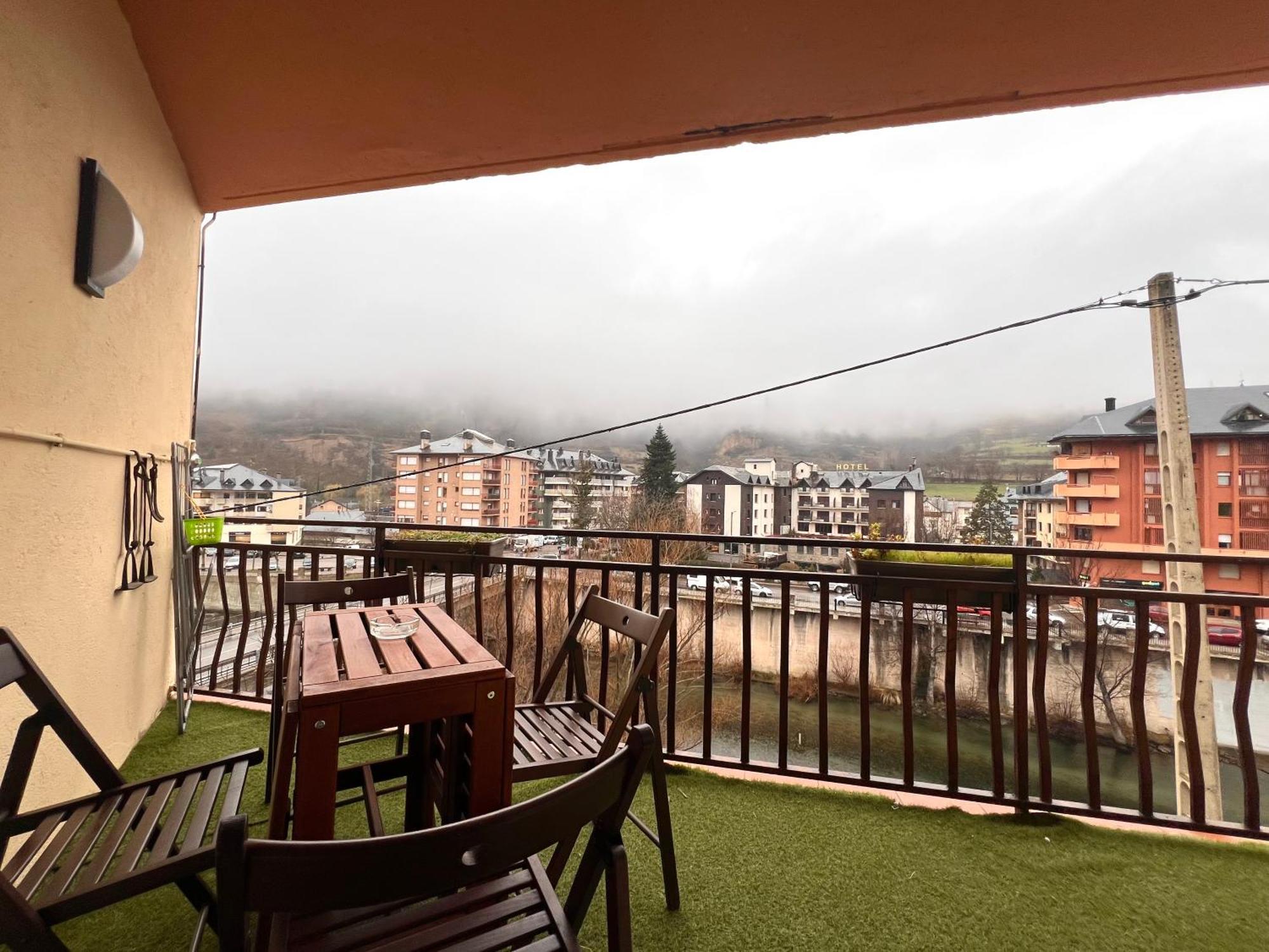 Apartament Les Vernedes - L'Amfitriona Sort Luaran gambar