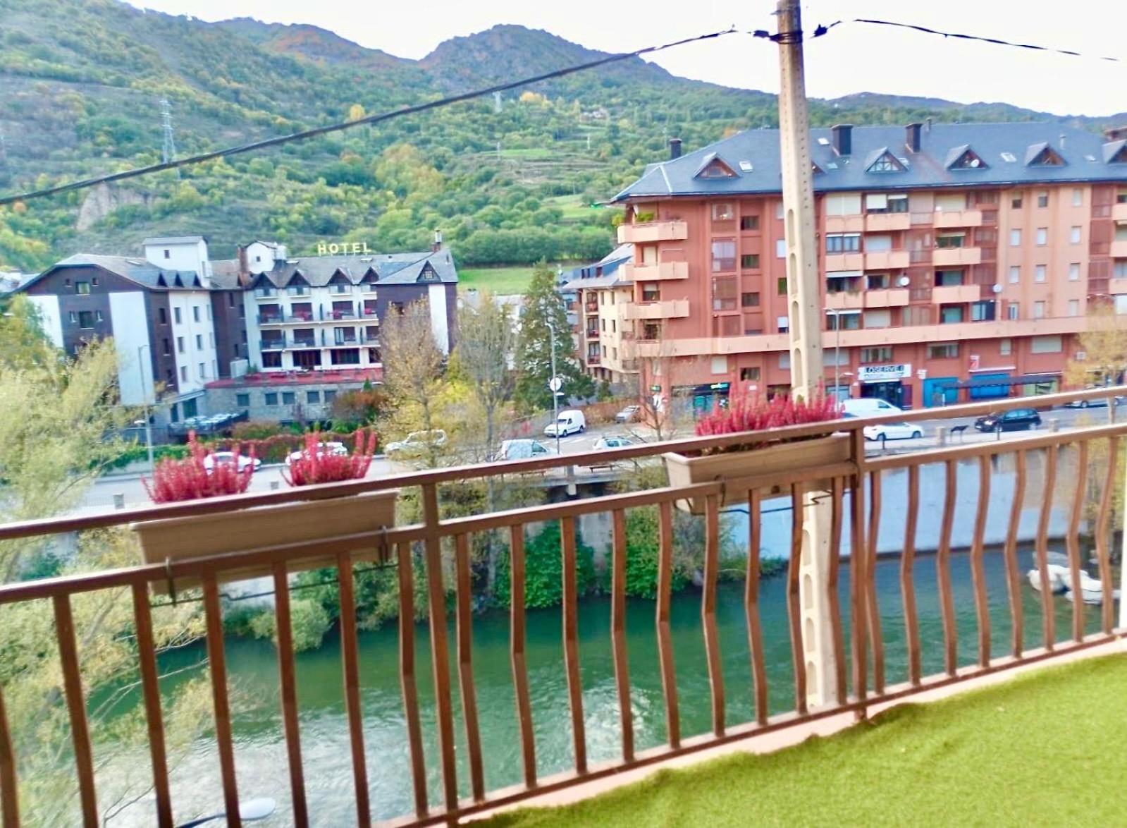 Apartament Les Vernedes - L'Amfitriona Sort Luaran gambar